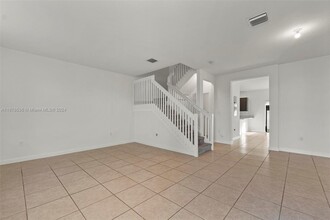 10861 W 32nd Ln in Hialeah, FL - Building Photo - Building Photo