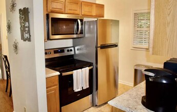 324 Carlton Dr in Chapel Hill, NC - Building Photo - Building Photo