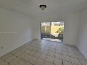 3940 NW 76th Terrace in Hollywood, FL - Building Photo - Building Photo