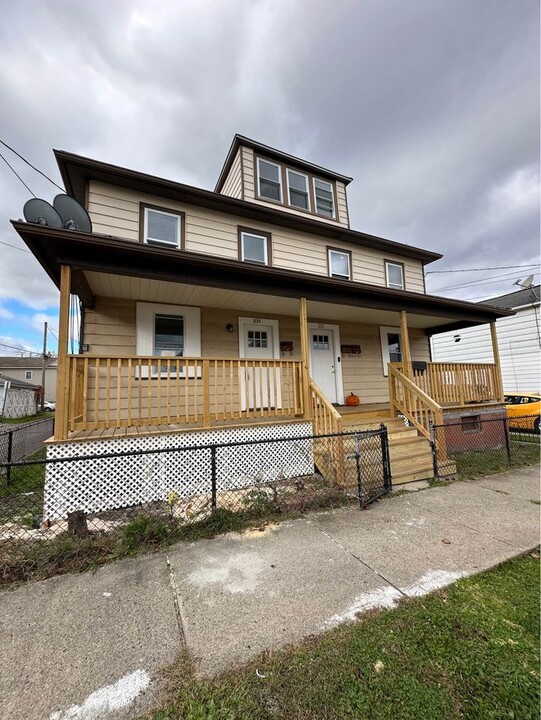 111 Welles St in Nanticoke, PA - Building Photo