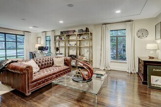 3735 Del Monte Dr in Houston, TX - Building Photo - Building Photo