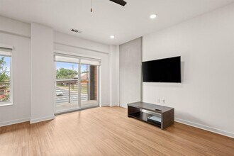 4361 S Congress Ave in Austin, TX - Building Photo - Building Photo