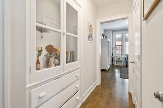 3250 N Lakewood Ave, Unit 1 in Chicago, IL - Building Photo - Building Photo