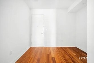 57 Reade St in New York, NY - Building Photo - Building Photo