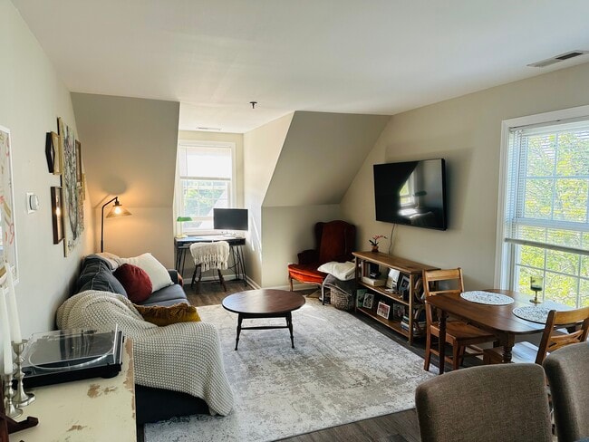 property at 1 Schooner Ln