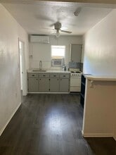 1401 E Alfred St, Unit 11 in Tavares, FL - Foto de edificio - Building Photo