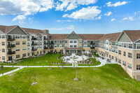 Regency Hill Apartments, North Building in Woodbury, MN - Foto de edificio - Building Photo