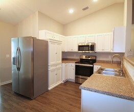 18 Excalibur Dr in Crawfordville, FL - Building Photo - Building Photo