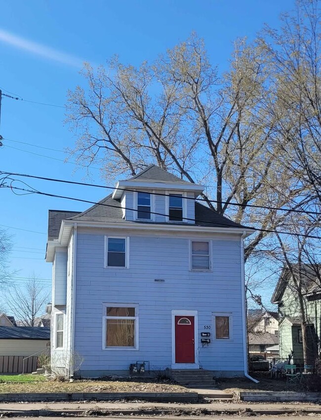 530 Broadway St NE, Unit 530 Lower