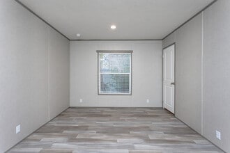 Hunter Ridge in Jonesboro, GA - Foto de edificio - Interior Photo