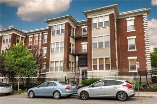 200 E 43rd St in Kansas City, MO - Building Photo