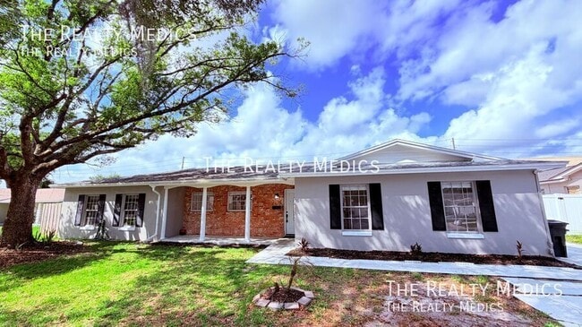 property at 6 Carriage Hill Cir