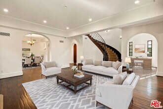 823 Yale St in Santa Monica, CA - Building Photo - Building Photo