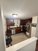 2234 Abbeywood Dr, Unit Apt C in Lisle, IL - Foto de edificio - Building Photo
