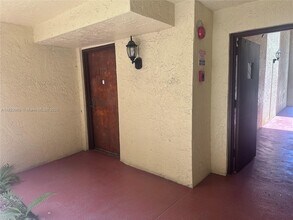 8810 SW 123rd Ct in Miami, FL - Building Photo - Building Photo