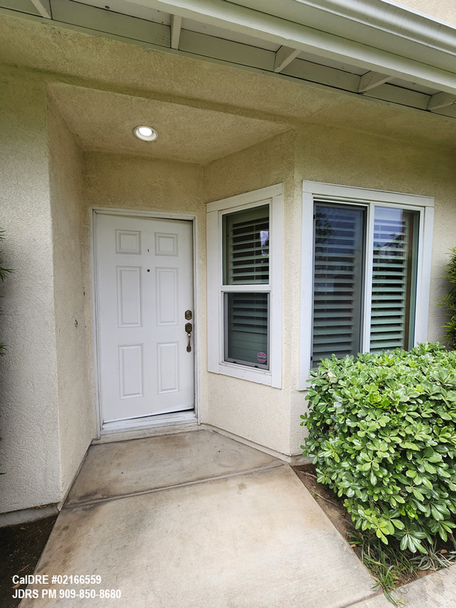 9143 W Rancho Park Cir in Rancho Cucamonga, CA - Building Photo - Building Photo