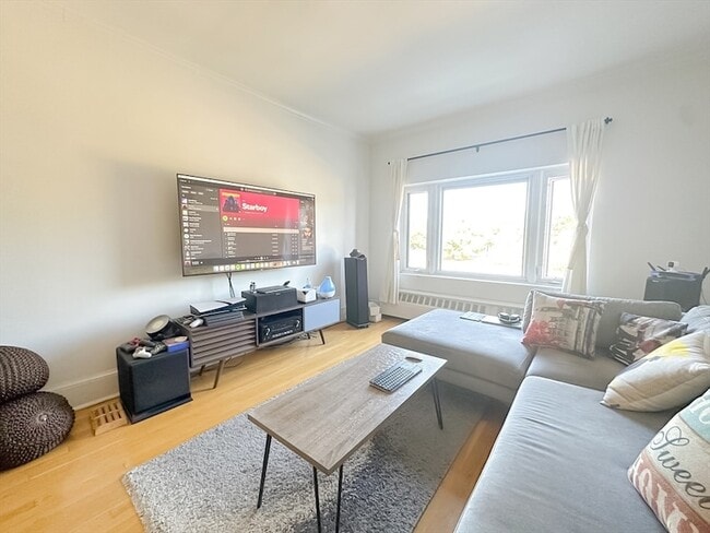 520 Beacon St, Unit 3E in Boston, MA - Building Photo - Building Photo