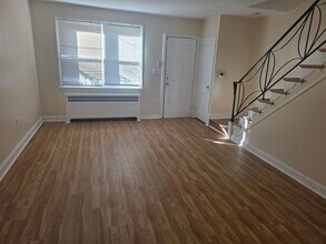 6213 N Howard St in Philadelphia, PA - Building Photo - Building Photo