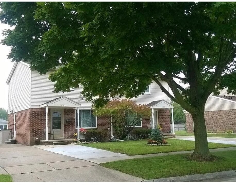 42429 Barchester Rd in Canton, MI - Building Photo