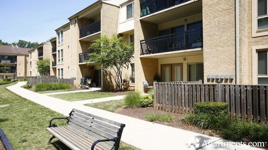 Amber Commons in Gaithersburg, MD - Foto de edificio - Building Photo