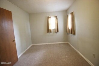 17254 Hwy CC in Neosho, MO - Building Photo - Building Photo