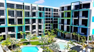 4400 Sunrise Blvd in Plantation, FL - Building Photo - Building Photo