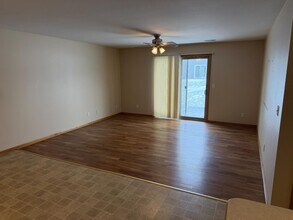 433 Sarah Cir in Baldwin, WI - Building Photo - Building Photo