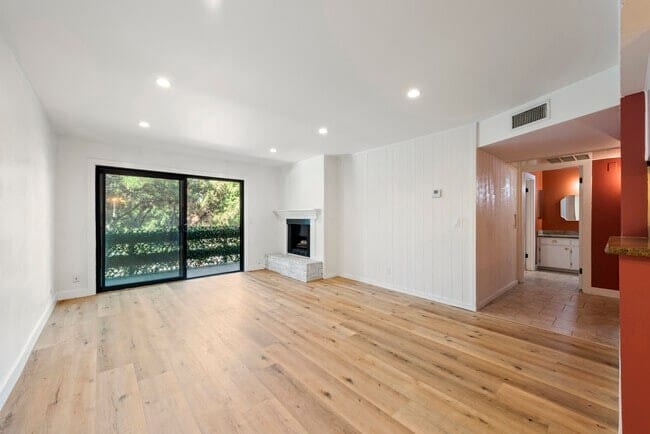 property at 4524 Tujunga Ave