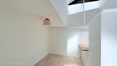 725 Warren St in Hudson, NY - Building Photo - Building Photo
