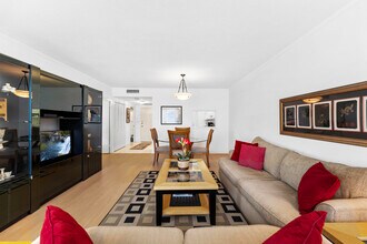 3475 S Ocean Blvd in Palm Beach, FL - Building Photo - Building Photo