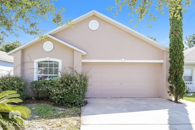 property at 8537 English Oak Dr