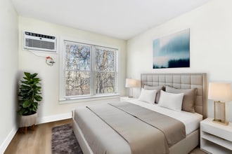 Heritage Green Apartments in North Kingstown, RI - Foto de edificio - Building Photo