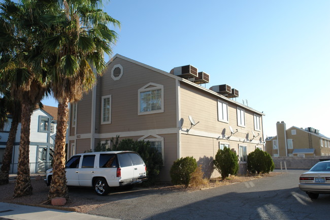 913 Bridgewater St in Las Vegas, NV - Foto de edificio - Building Photo