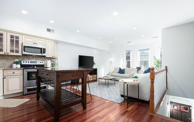 23 Bates St NW-Unit -2 in Washington, DC - Building Photo - Building Photo