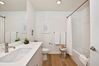 PRTL Portal Apartments in Seattle, WA - Building Photo - Building Photo