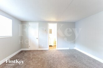 5245 2nd Ave N in St. Petersburg, FL - Foto de edificio - Building Photo