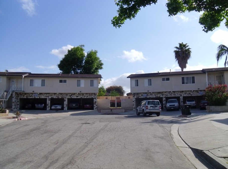 620-621 Hardin Dr in Inglewood, CA - Building Photo