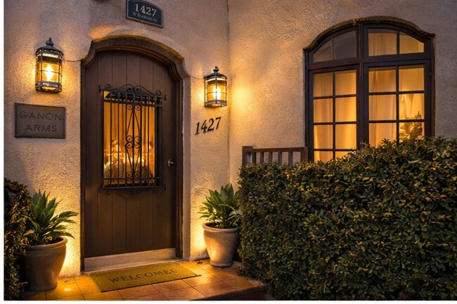 1427 N Kingsley St in Los Angeles, CA - Building Photo - Building Photo