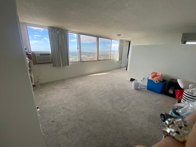 1060 Kamehameha Hwy in Pearl City, HI - Building Photo - Building Photo