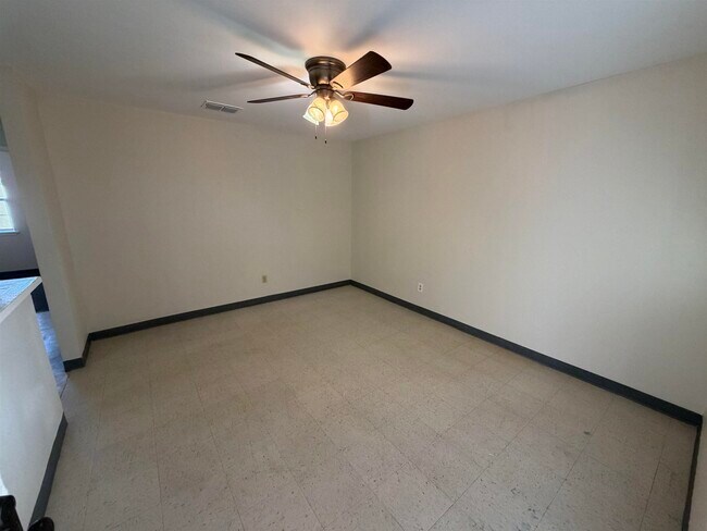 3801 Salinas Ave in Laredo, TX - Building Photo - Building Photo