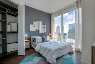 East 44th Street, Unit 33E in New York, NY - Building Photo - Building Photo