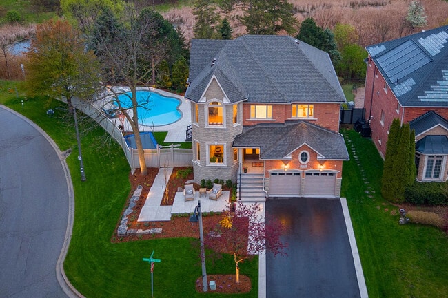 property at 2432 Upper Valley Crescent