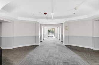 3255 Kirchoff Rd, Unit 312 in Rolling Meadows, IL - Foto de edificio - Building Photo