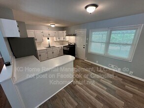 10809 Ewing Ave in Kansas City, MO - Building Photo - Building Photo