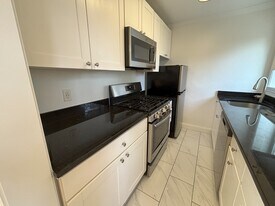 29 Littell Rd, Unit 80-3 in Brookline, MA - Building Photo