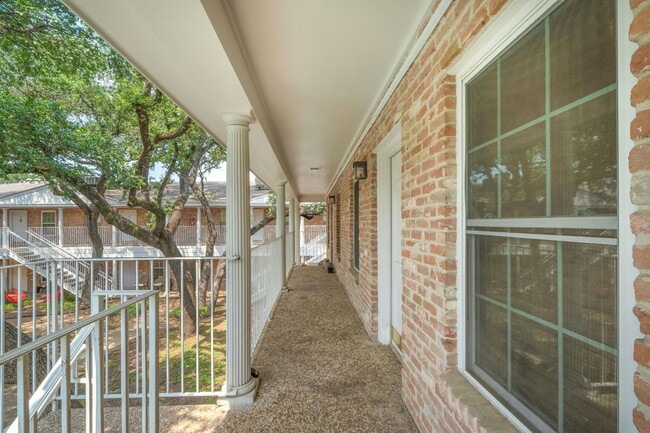 1240 Barton Hills Dr in Austin, TX - Building Photo - Building Photo