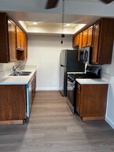 312 E Valencia Ave in Burbank, CA - Building Photo - Building Photo