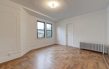 23 Park Ave in Oyster Bay, NY - Building Photo - Building Photo