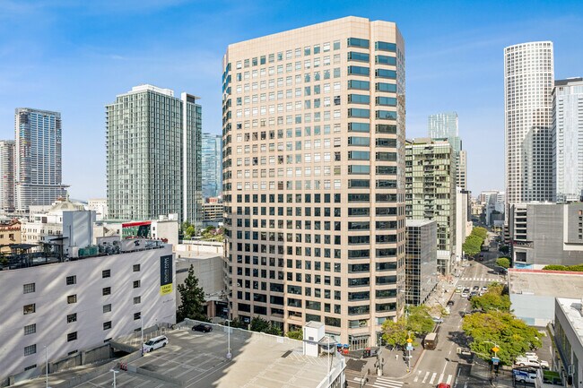 Sky Lofts in Los Angeles, CA - Building Photo - Building Photo