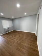 7237 Amigo Ave in Reseda, CA - Building Photo - Building Photo